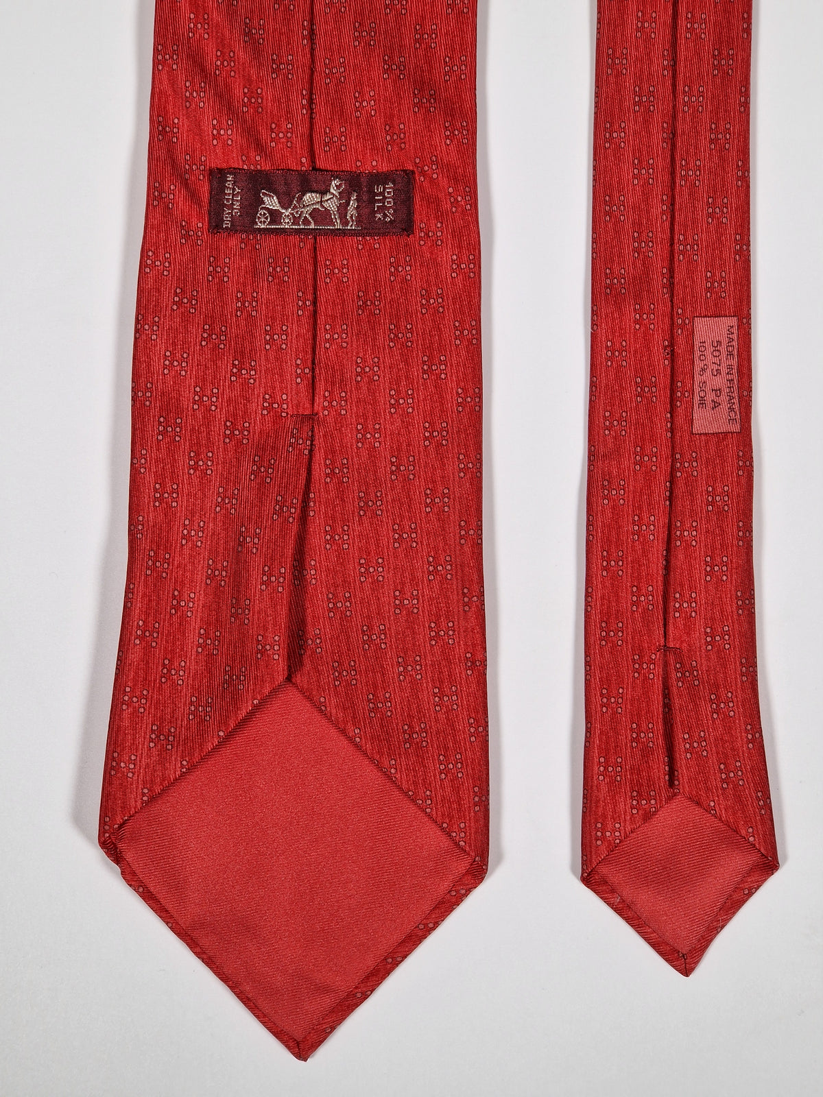 005075 Hermès tie red H pattern 5075 PA