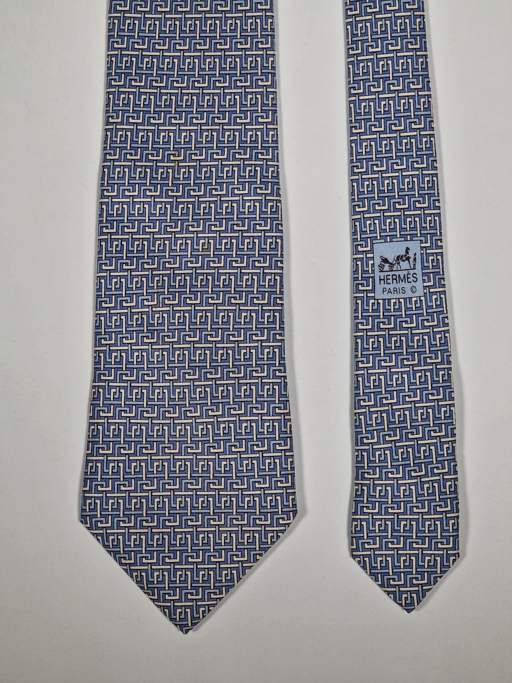 Hermès silk tie blue geometric pattern 5081 PA