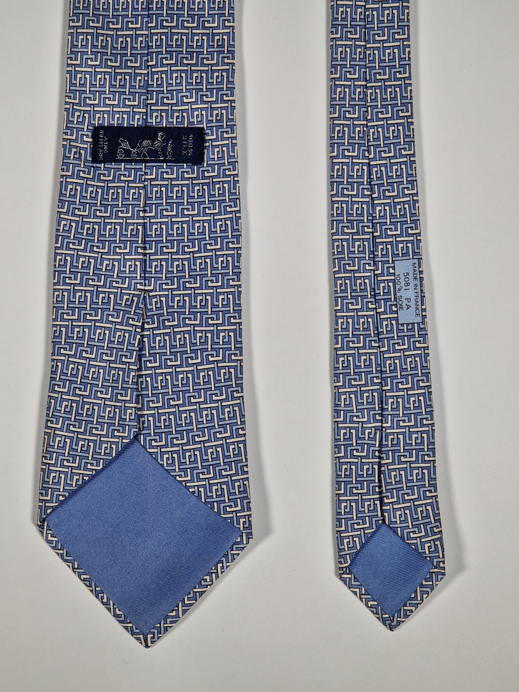 Hermès silk tie blue geometric pattern 5081 PA
