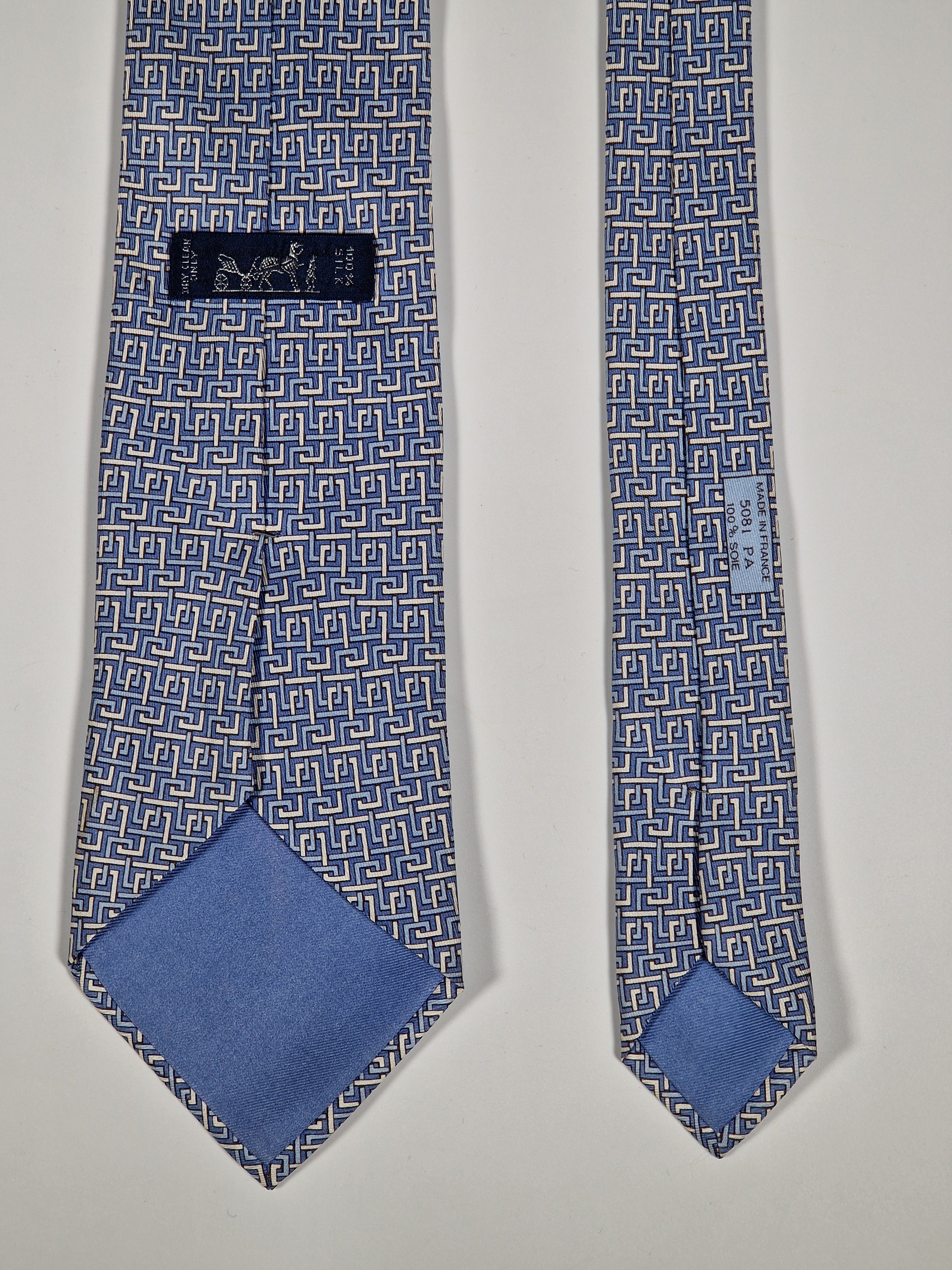 Hermès silk tie blue geometric pattern 5081 PA