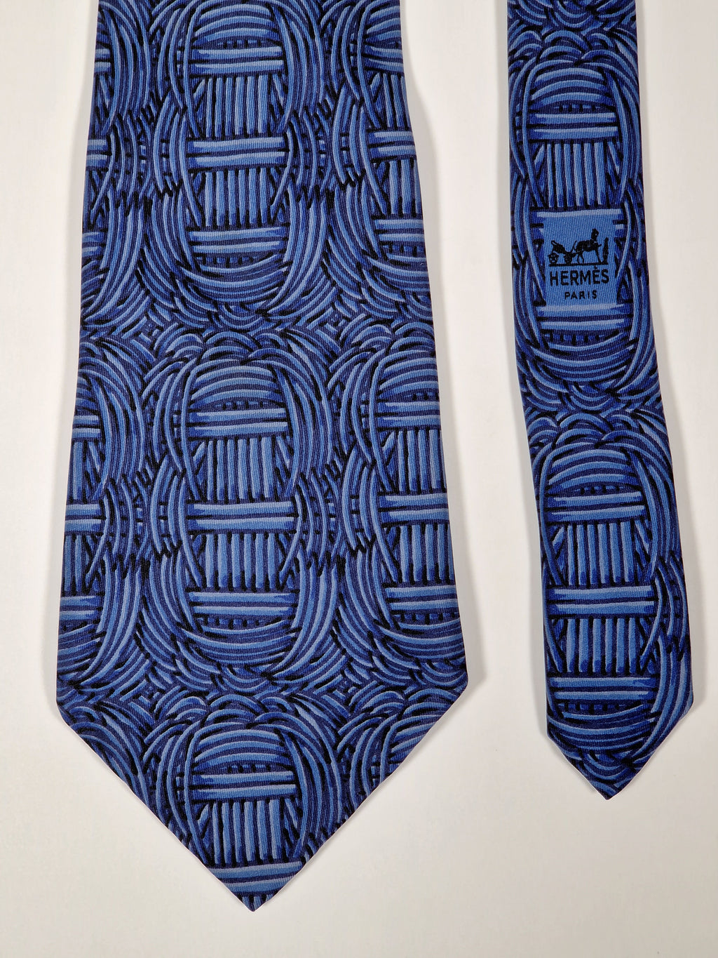000509 Hermès tie blue geometrical pattern Hermès 509 IA tie blue