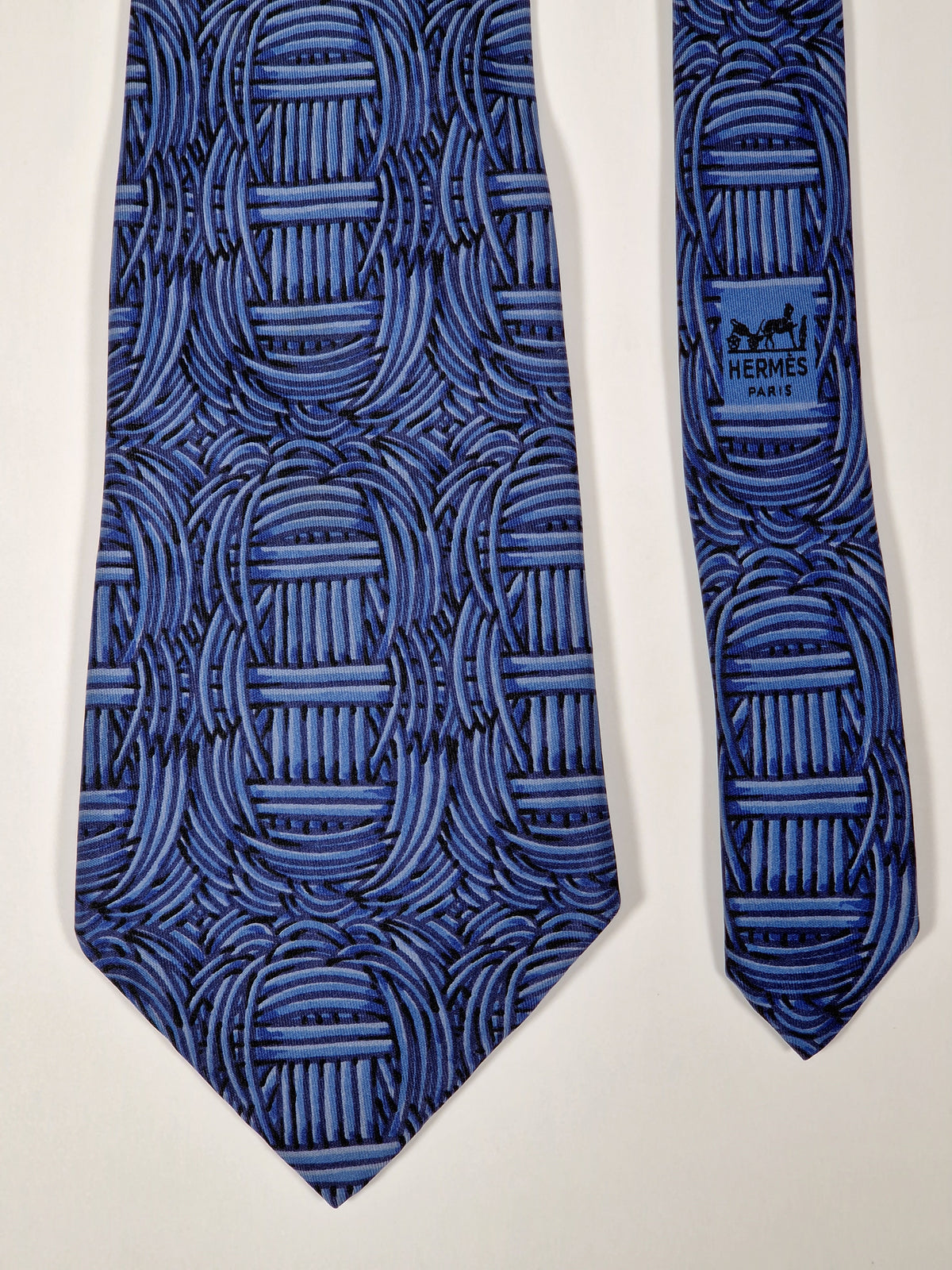 000509 Hermès tie blue geometrical pattern Hermès 509 IA tie blue