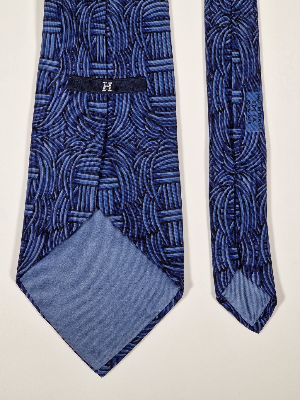 000509 Hermès tie blue geometrical pattern Hermès 509 IA tie blue