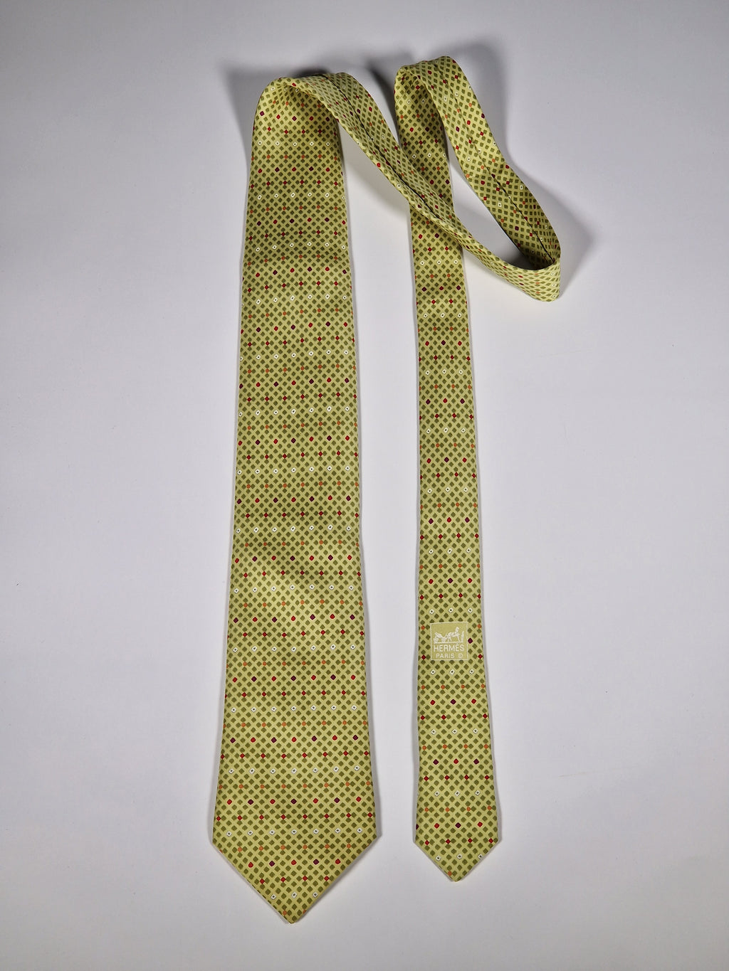 Hermès silk tie yelow geometric pattern Hermès 5104 HA tie yellow