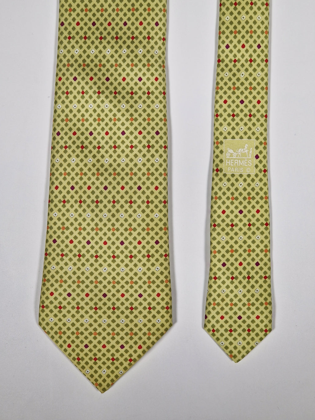 Hermès silk tie yelow geometric pattern Hermès 5104 HA tie yellow