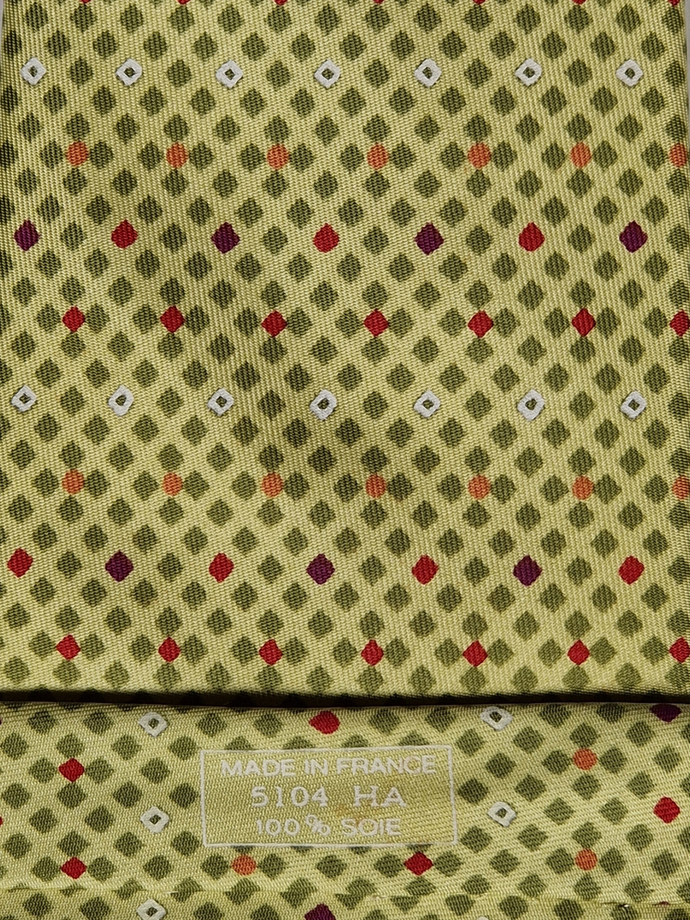Hermès silk tie yelow geometric pattern Hermès 5104 HA tie yellow