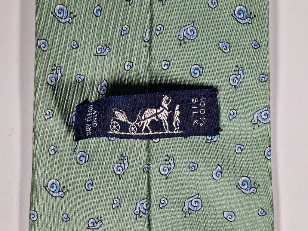 Hermès silk tie green whimsical snail pattern 5121 HA