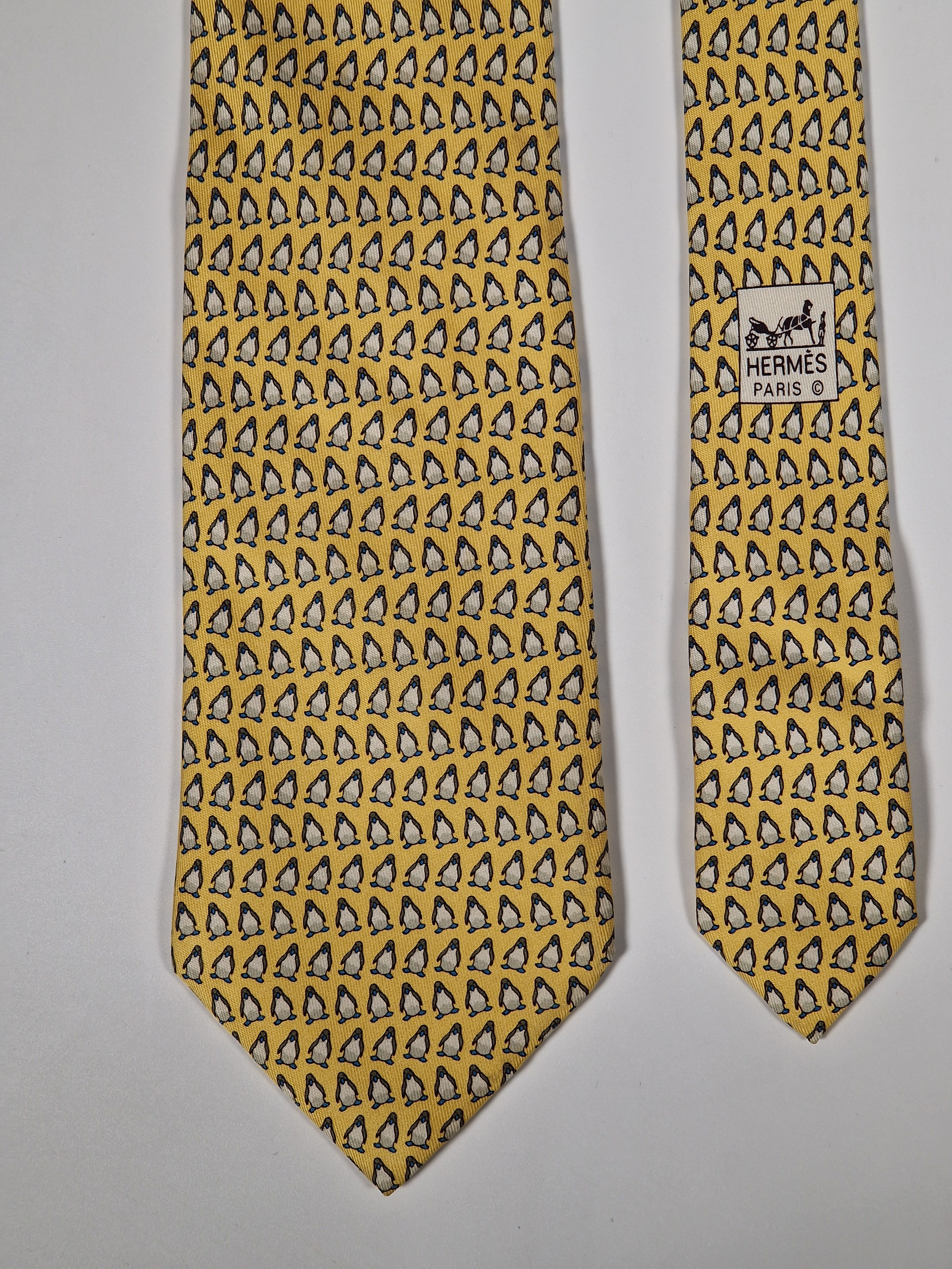 Hermès silk tie yellow whimsical pinguins pattern 5143 HA