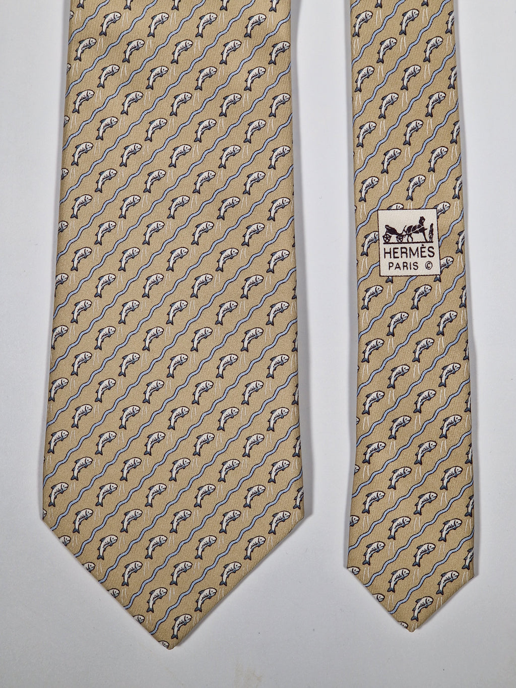 005170 Hermès silk tie beige whimsical jumping fish pattern 5170 IA
