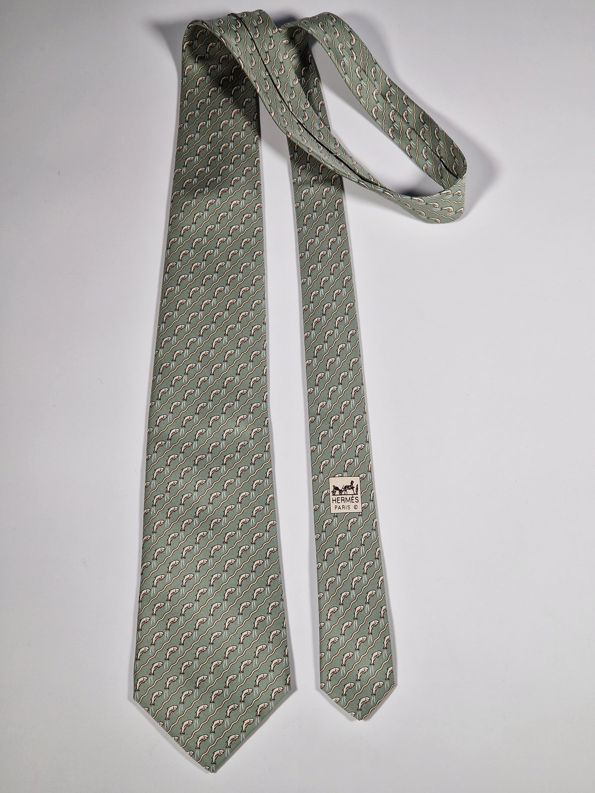 005170 Hermès tie green jumping salmon pattern 5170 IA