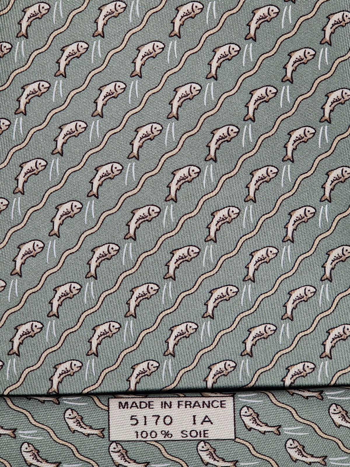 005170 Hermès tie green jumping salmon pattern 5170 IA