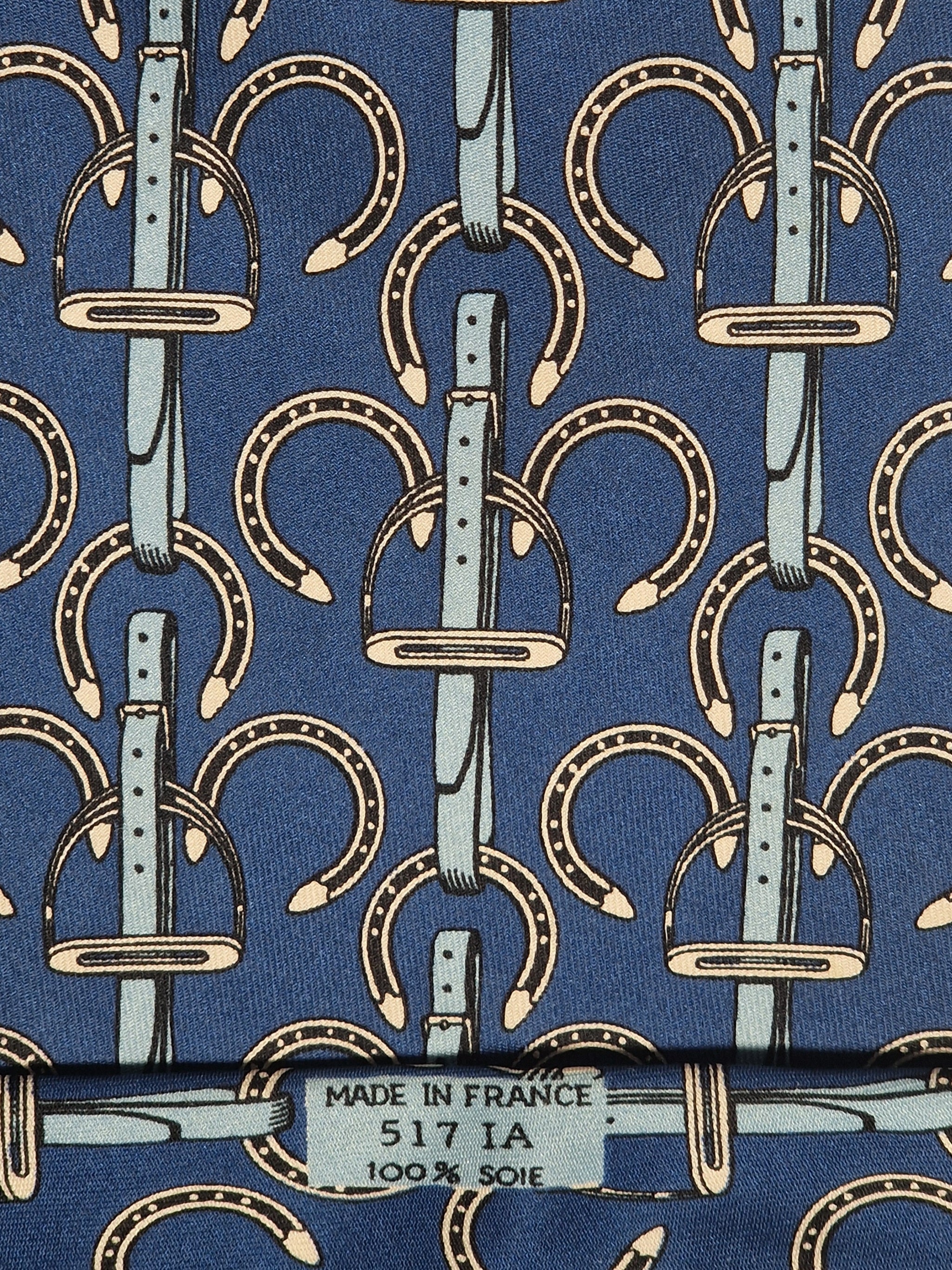 Hermés wide vintage silk tie blue horseshoe 517 IA