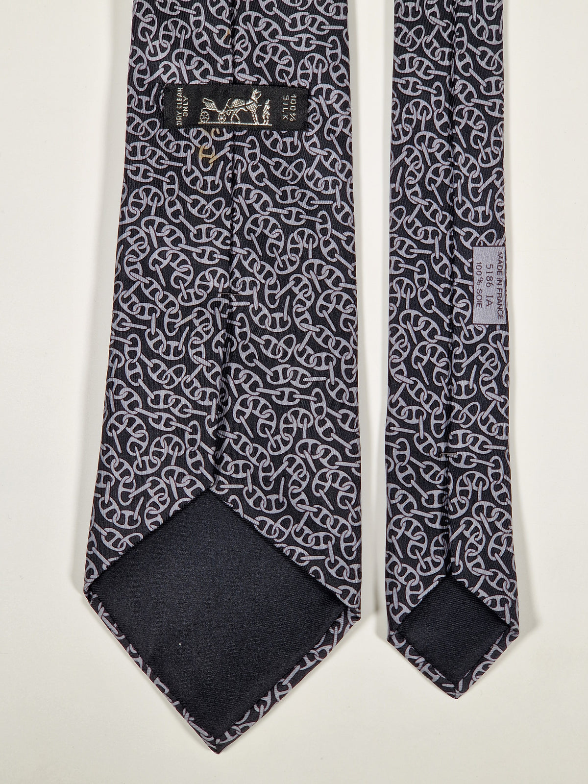 005186 Hermès tie black chain pattern 5186 IA