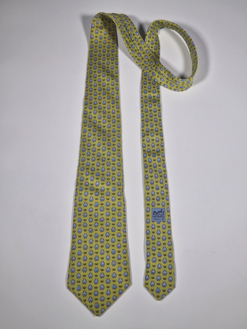 005195 Hermès silk tie green whimsical hippo 5195 IA