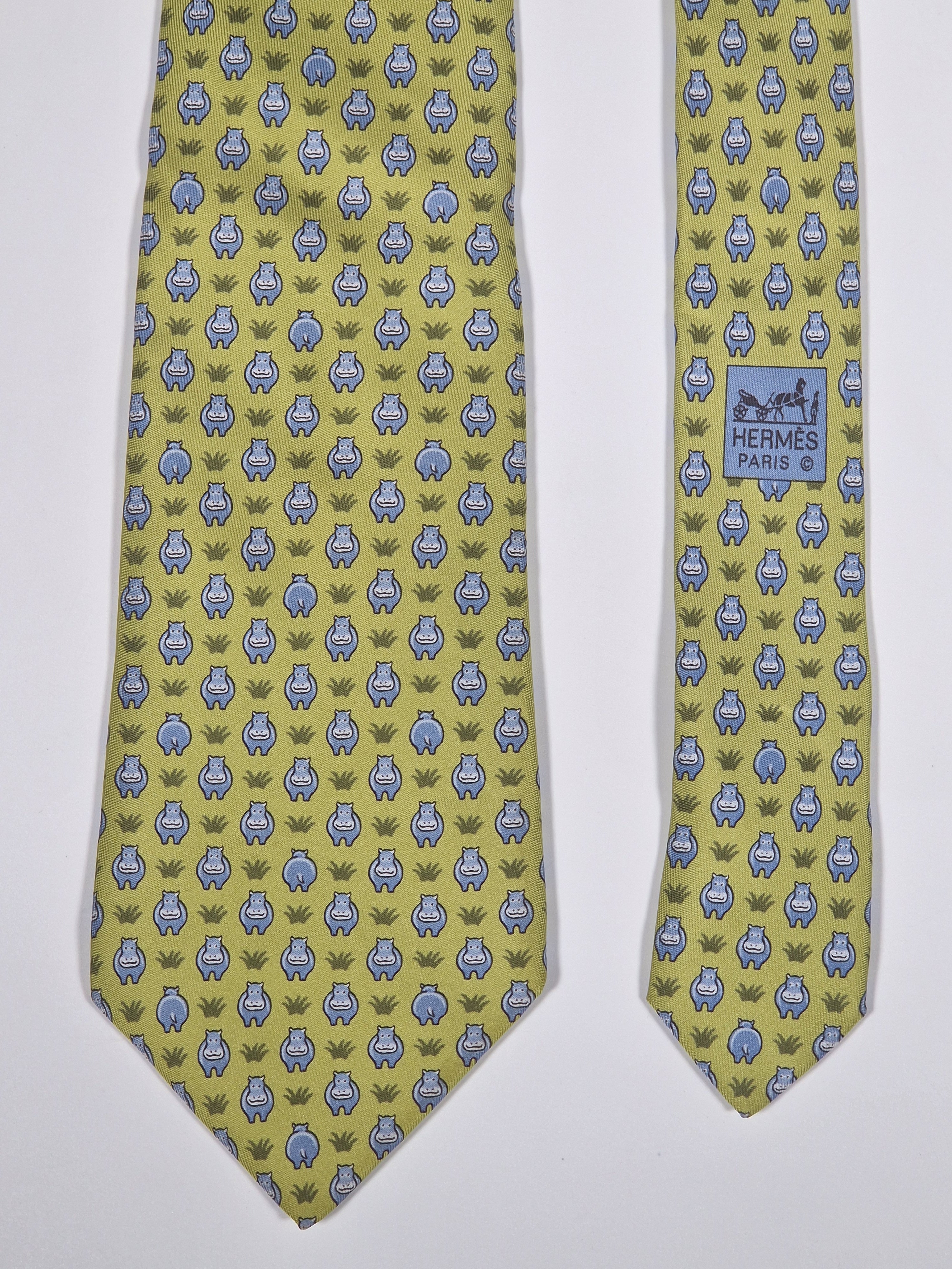 005195 Hermès silk tie green whimsical hippo 5195 IA