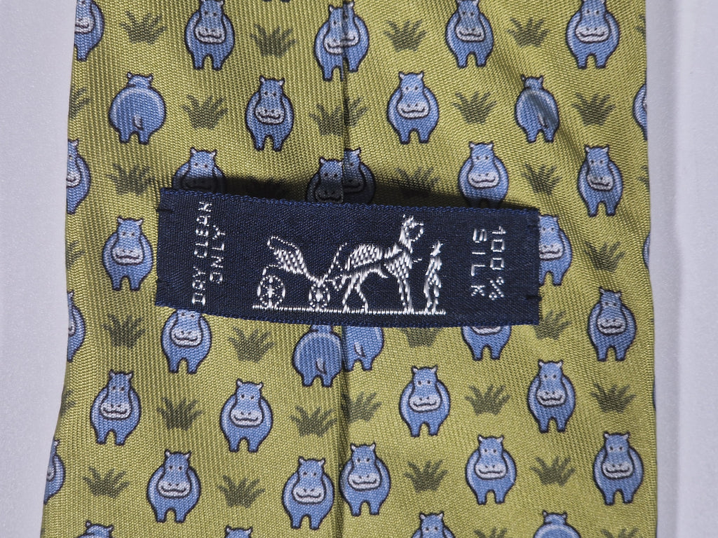 005195 Hermès silk tie green whimsical hippo 5195 IA