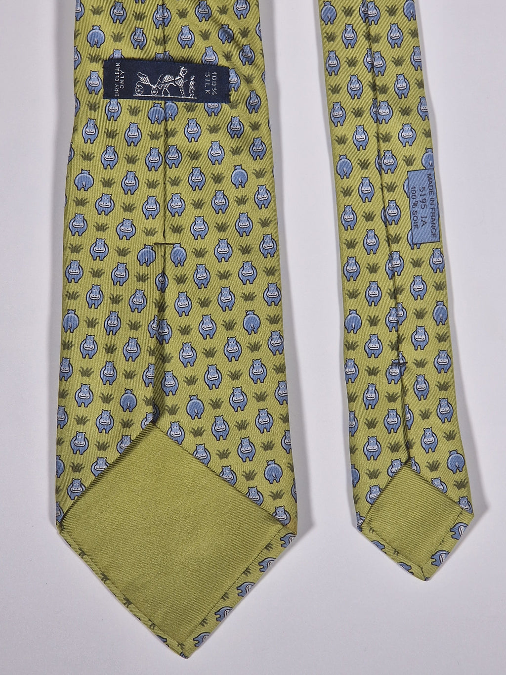 005195 Hermès silk tie green whimsical hippo 5195 IA