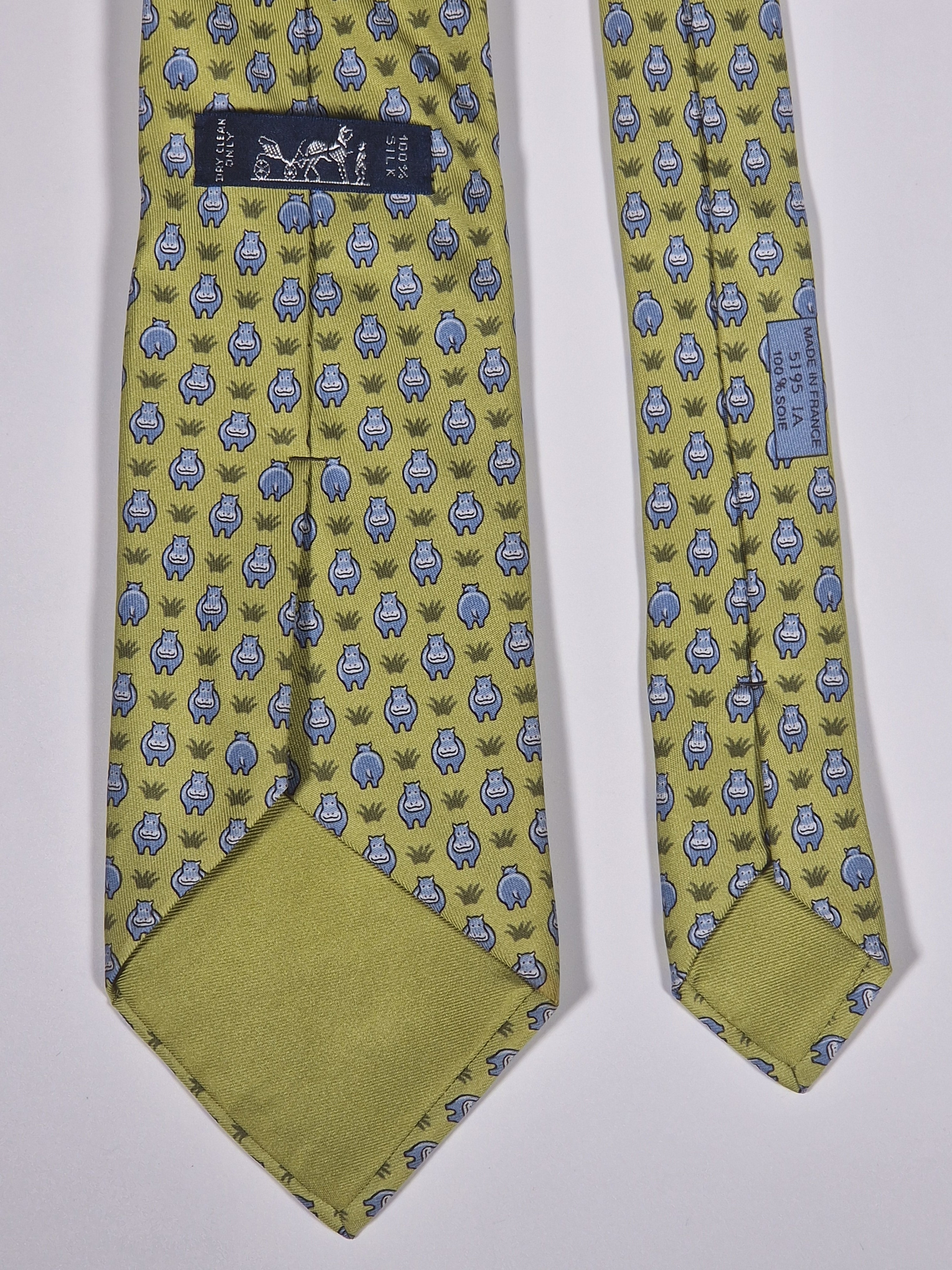 005195 Hermès silk tie green whimsical hippo 5195 IA