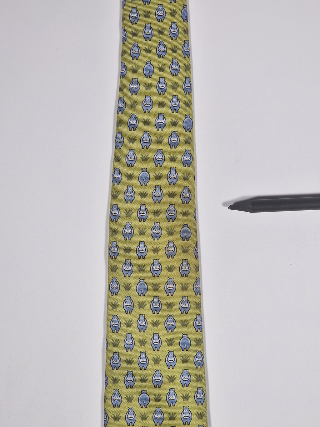 005195 Hermès silk tie green whimsical hippo 5195 IA