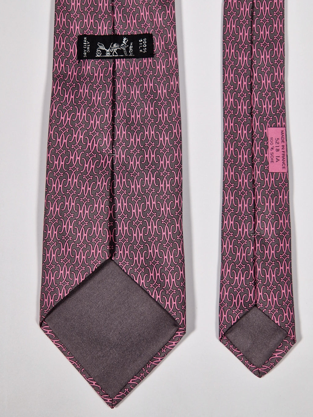 005218 Hermès silk pink H pattern tie 5218 IA