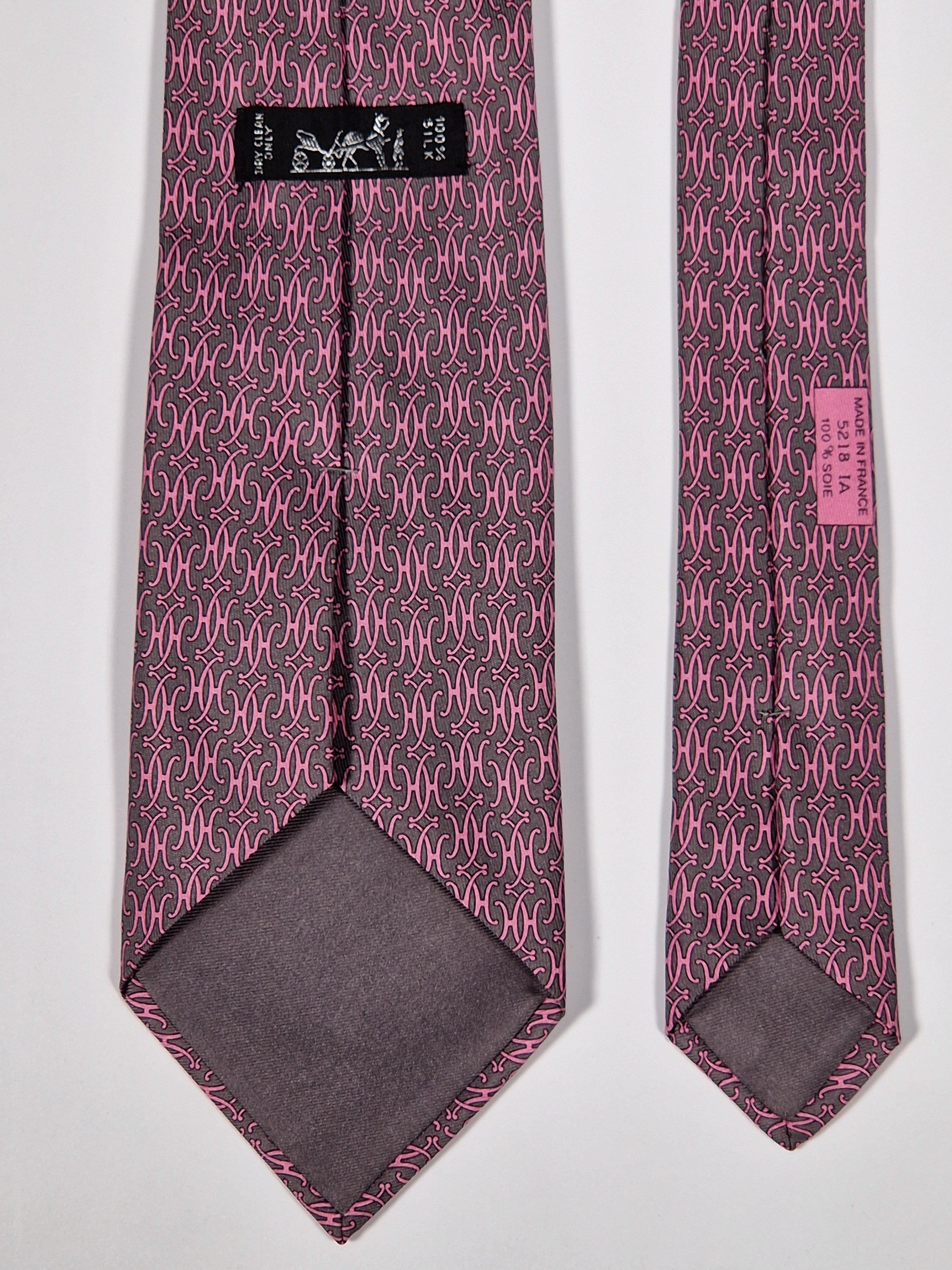 005218 Hermès silk pink H pattern tie 5218 IA