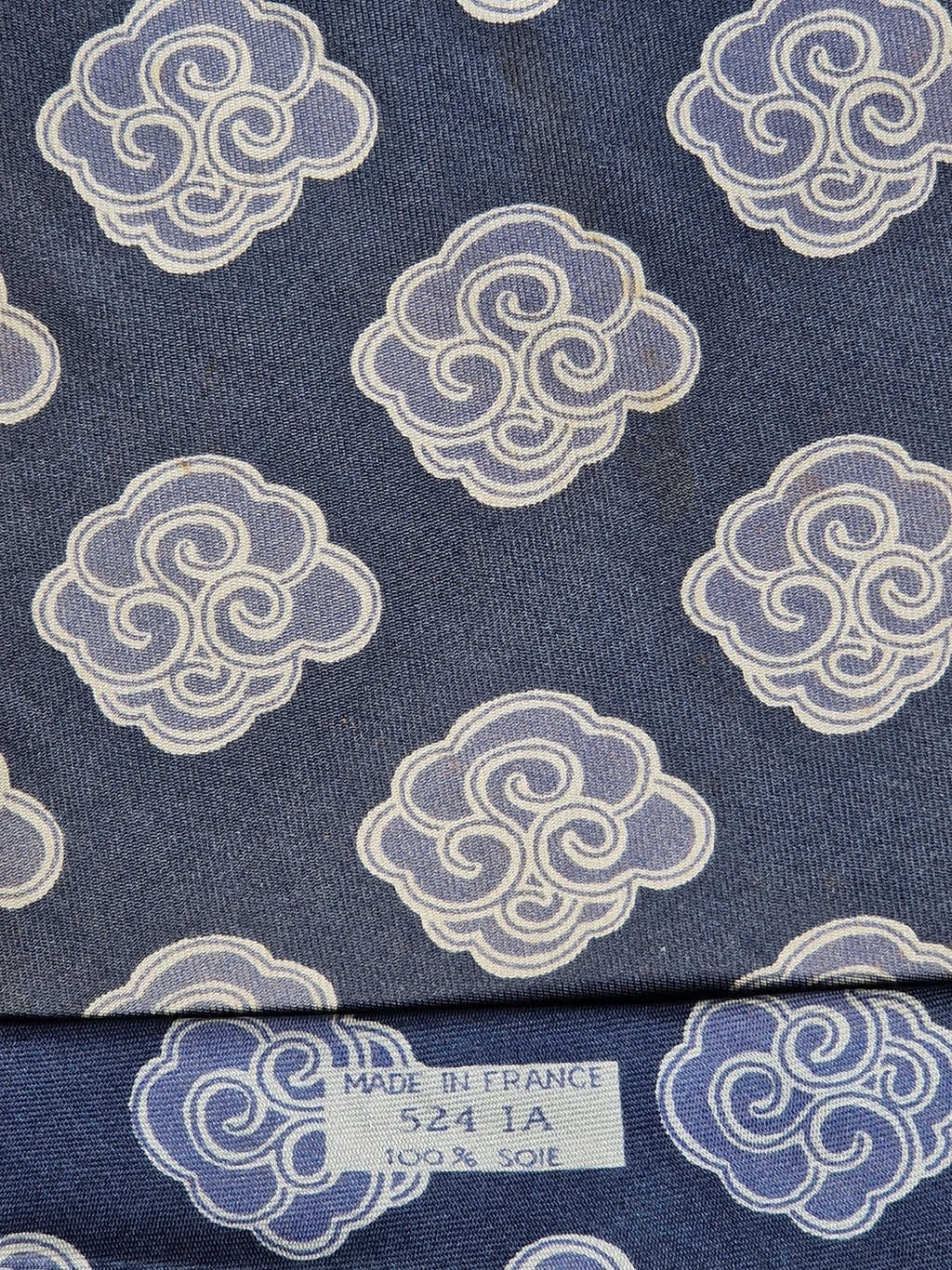 Vintage Hermès silk tie blue clouds 524 IA