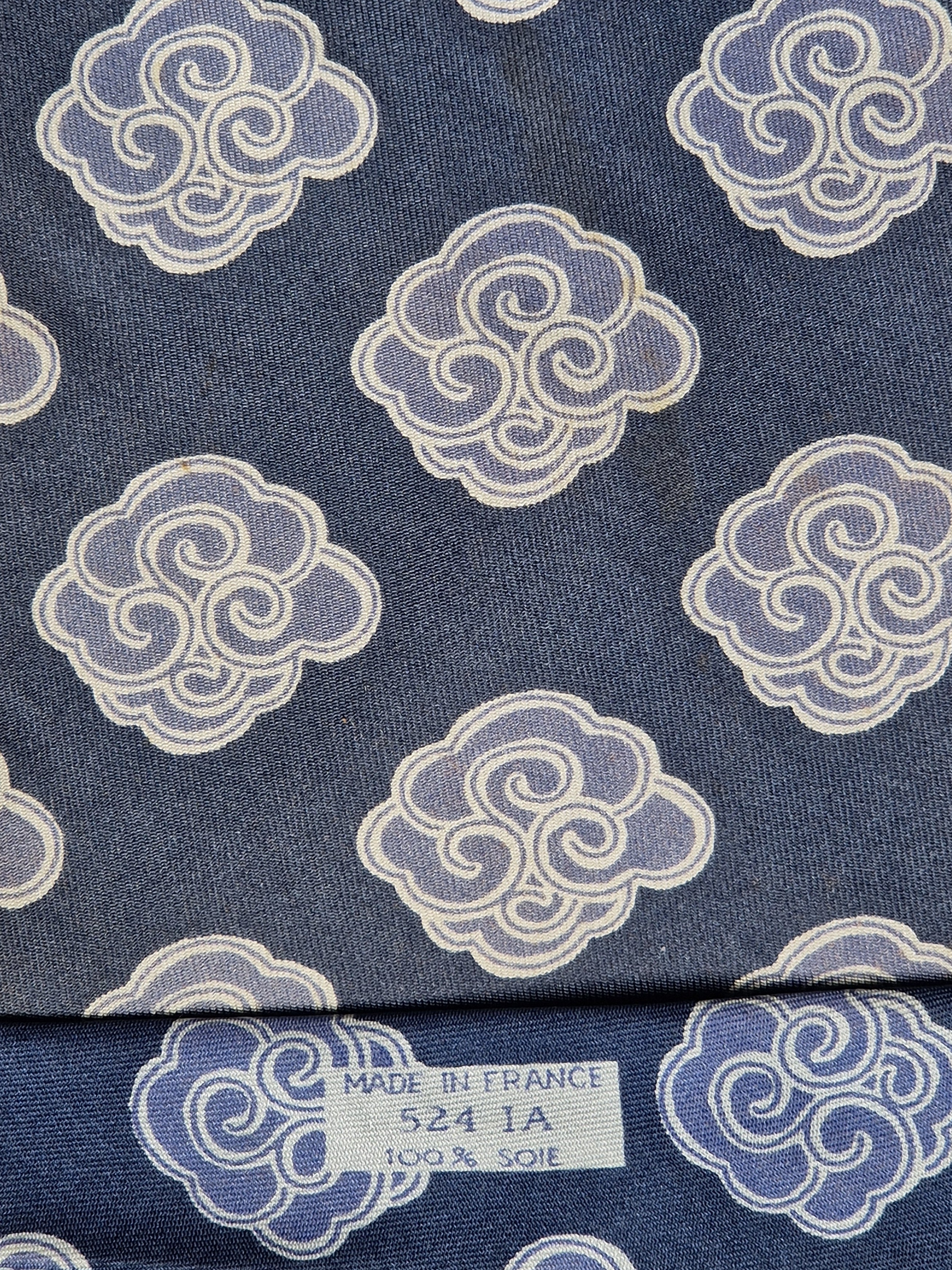 Vintage Hermès silk tie blue clouds 524 IA