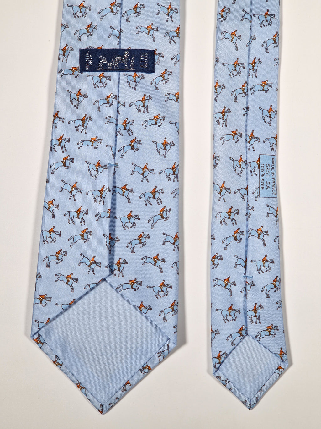 005251 Hermès tie horse jumping 5251 SA