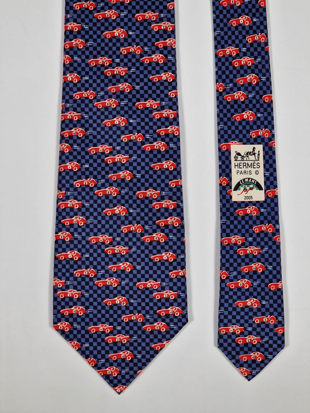 005259 Hermés 5259 SA "Le Mans" tie