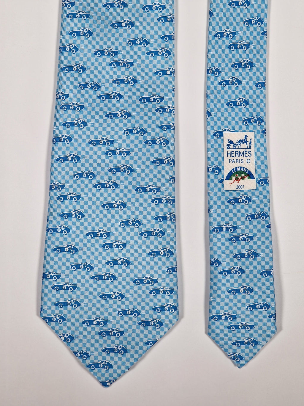 005259 Hermés 5259 SA "Le Mans" tie