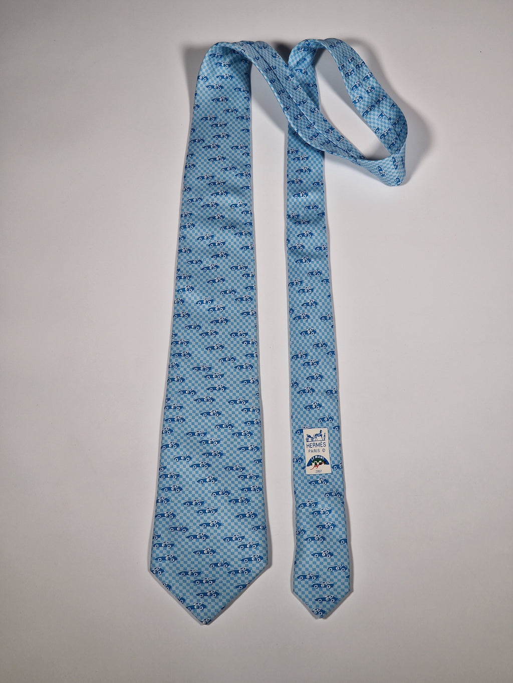 005259 Hermès tie light blue "Le Mans Classic" Hermès 5259 SA tie light blue
