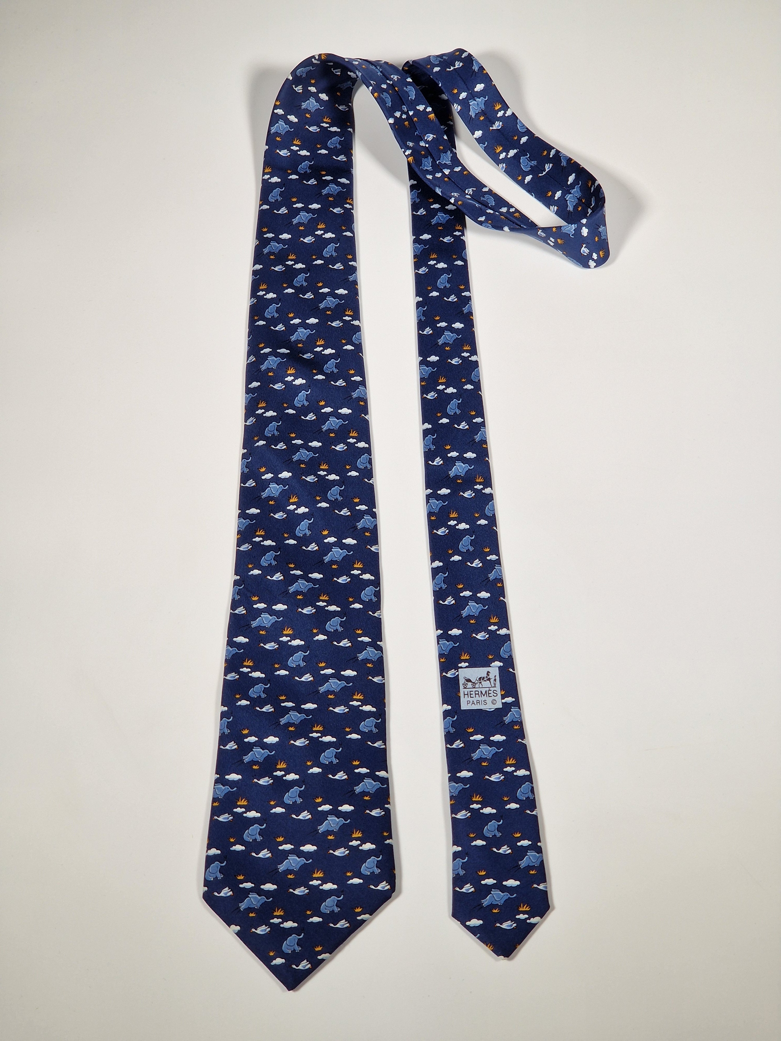 005268 Hermès tie whimsical flying elephant 5268 SA