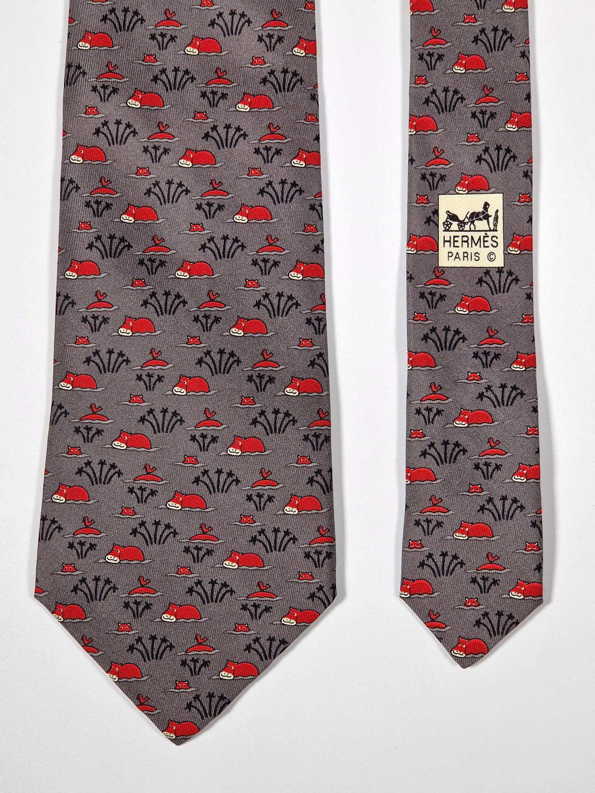 Reserverad 005271 Hermès tie grey hippos 5271 SA