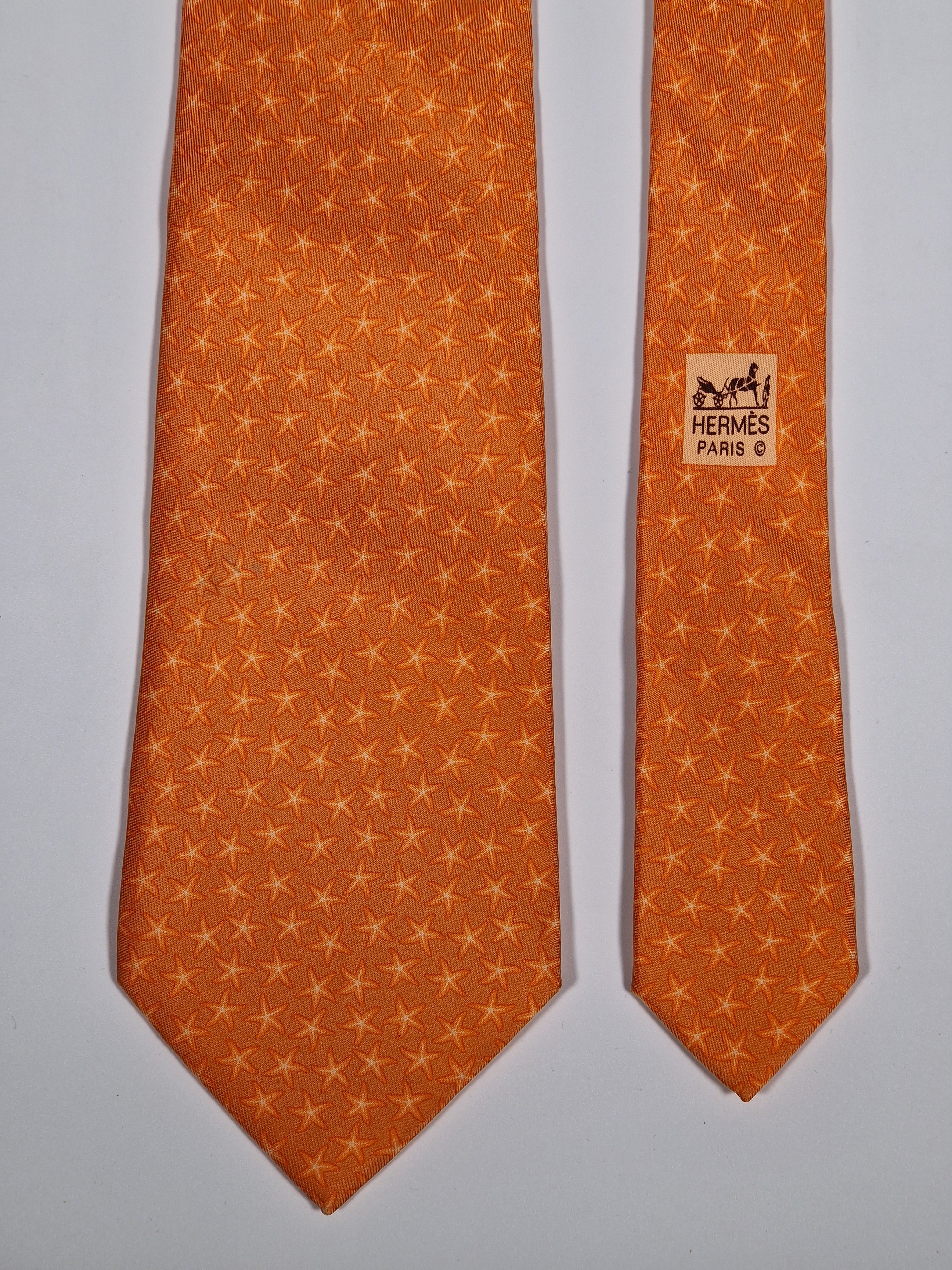 005302 Hermès silk tie orange star pattern 5302 TA