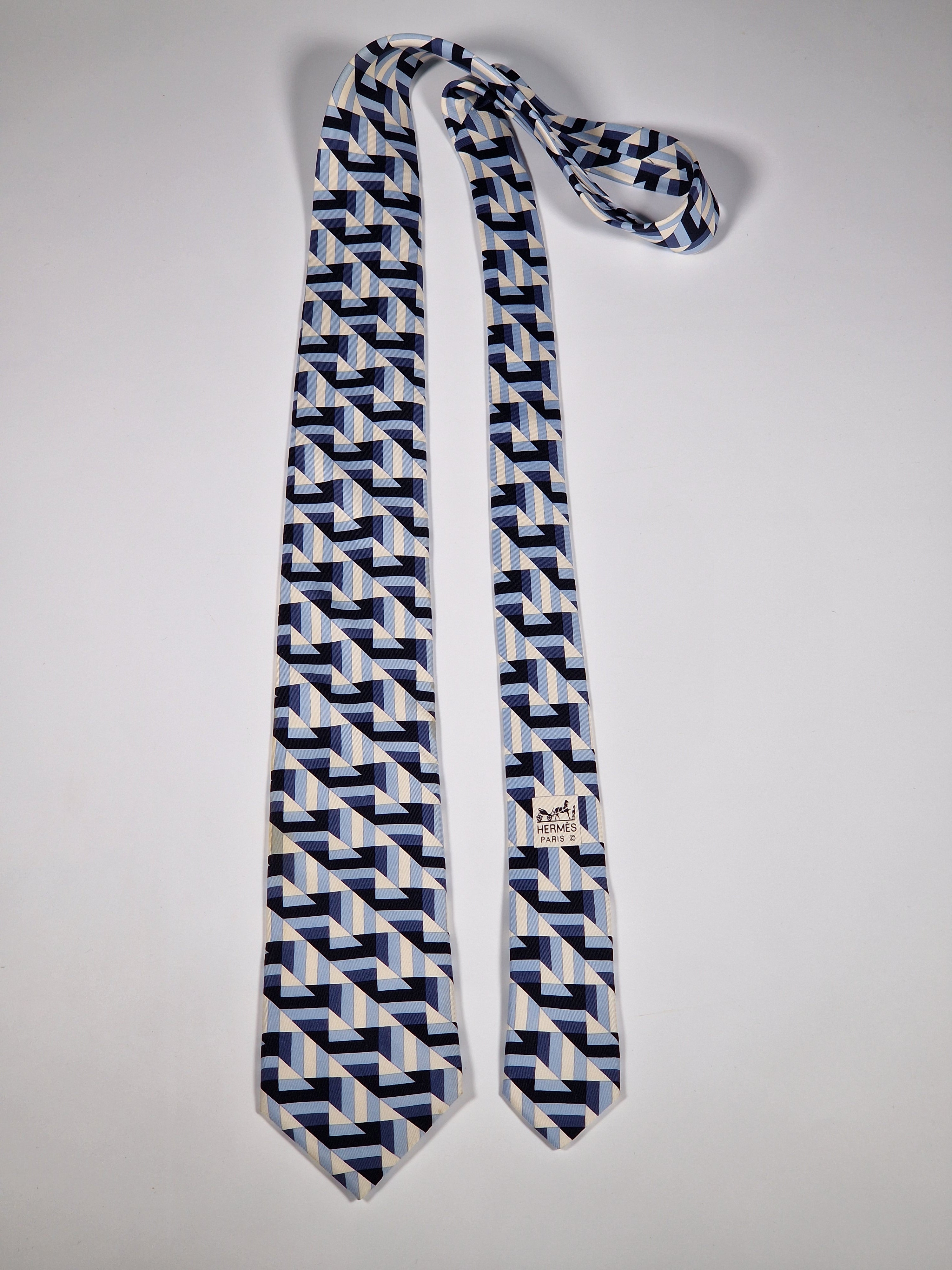 Hermès silk tie blue geometrical pattern 5310 TA