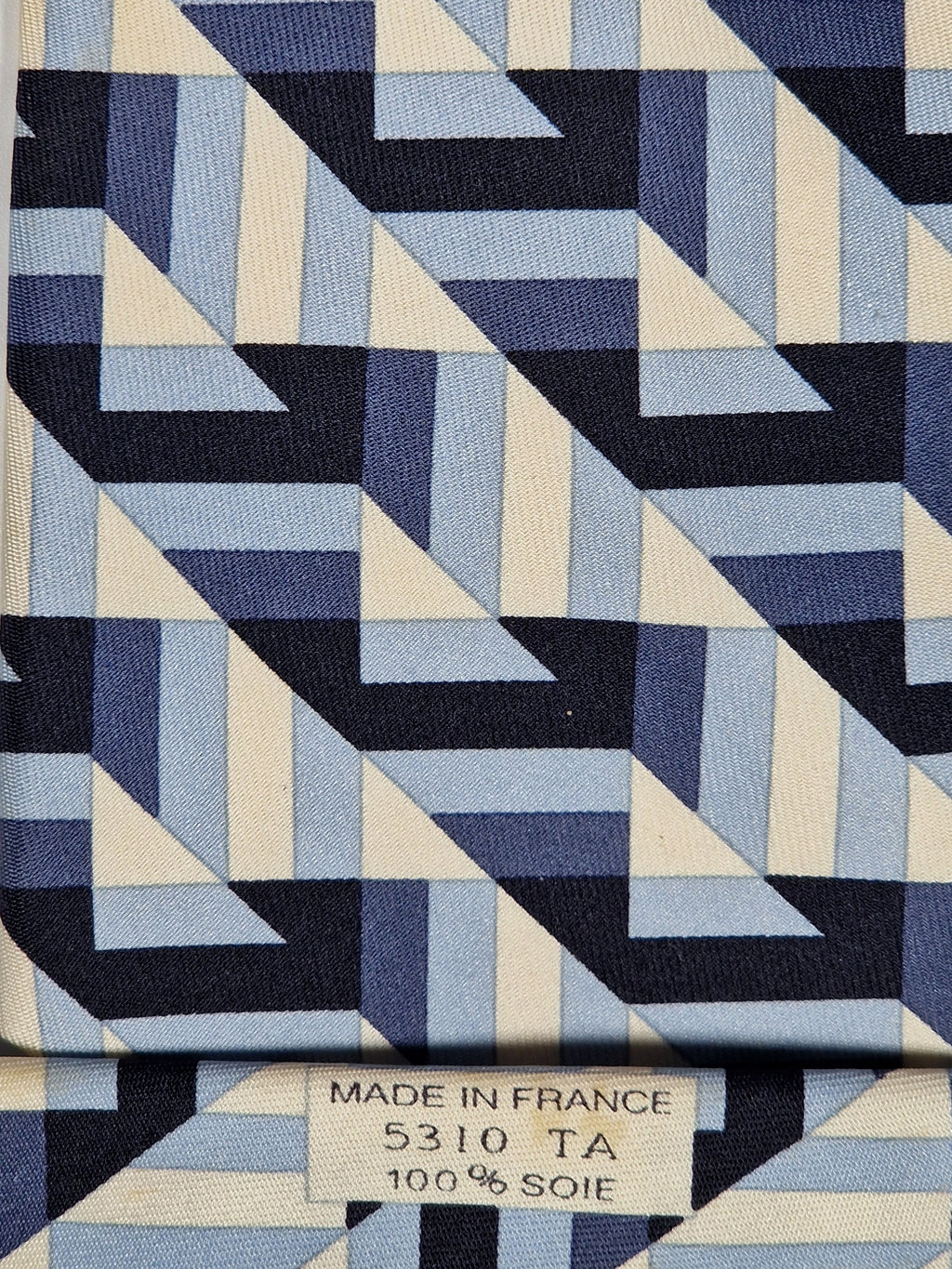 Hermès silk tie blue geometrical pattern 5310 TA