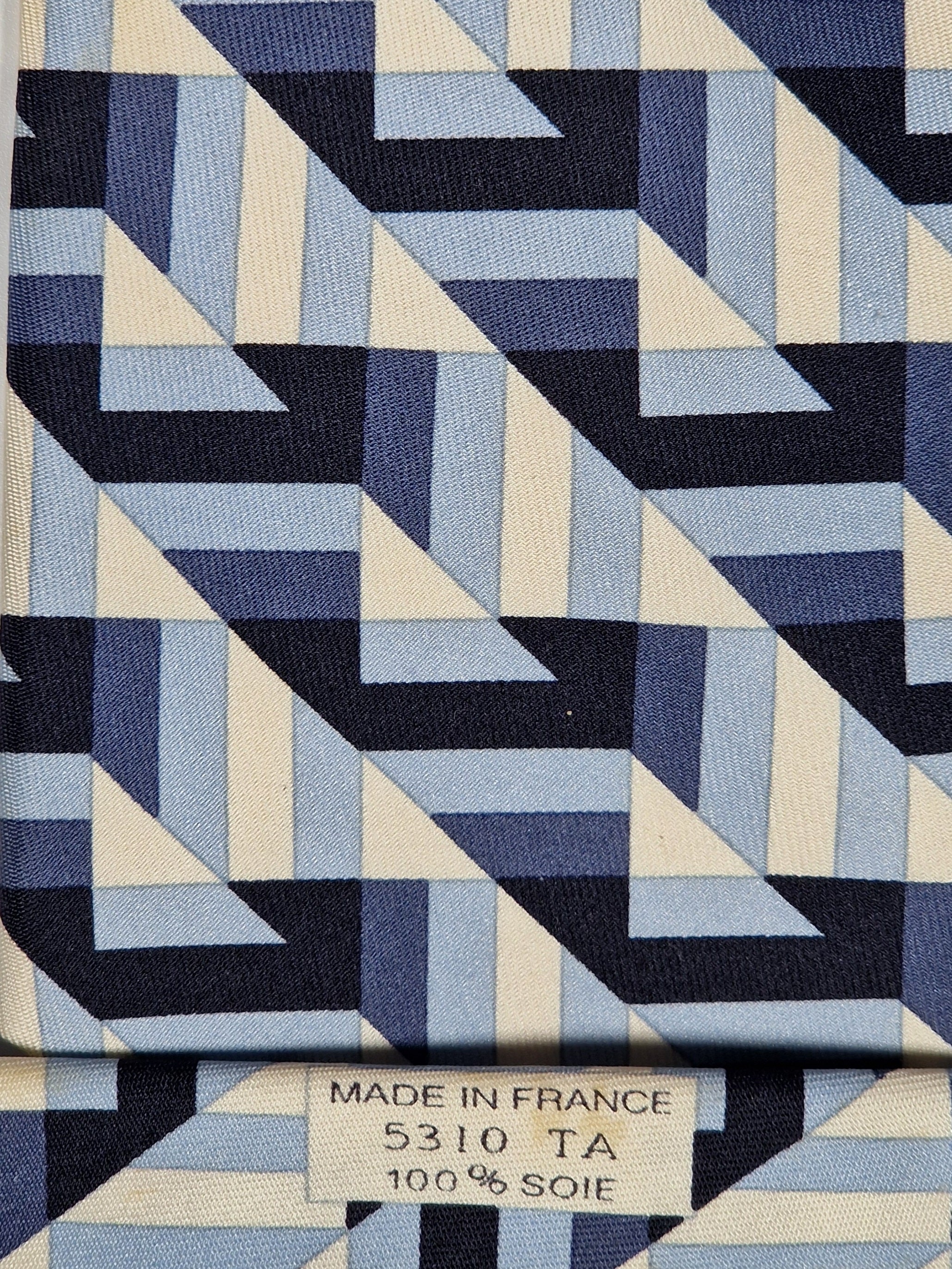 Hermès silk tie blue geometrical pattern 5310 TA