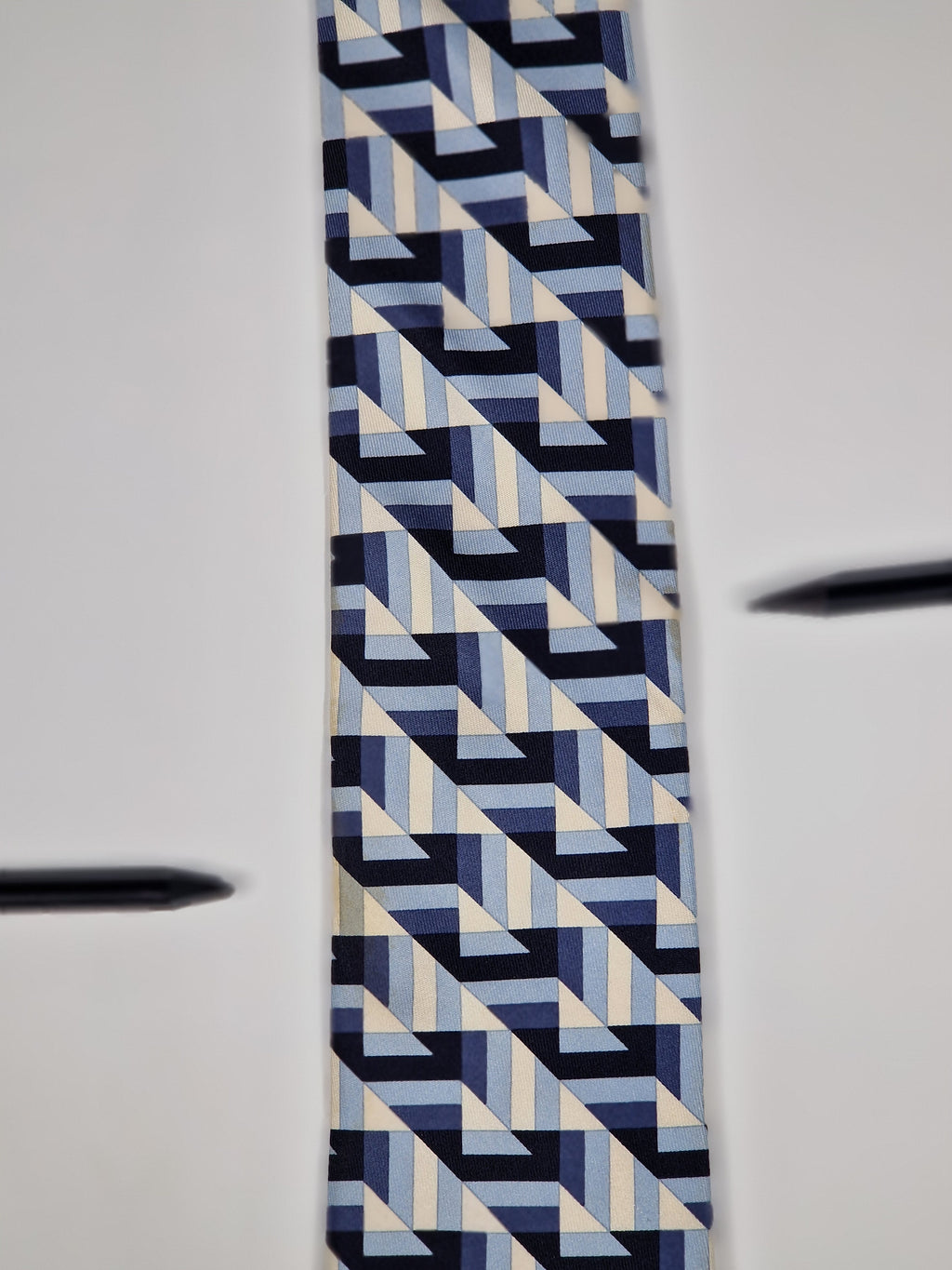 Hermès silk tie blue geometrical pattern 5310 TA