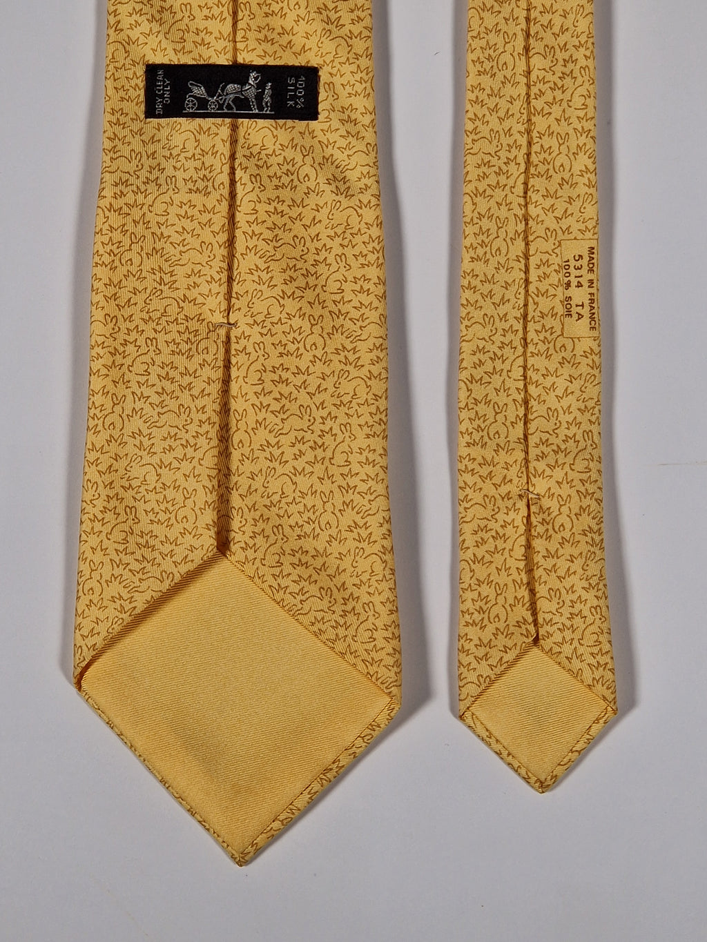 Hermès silk tie yellow rabbits Hermès 5314 TA