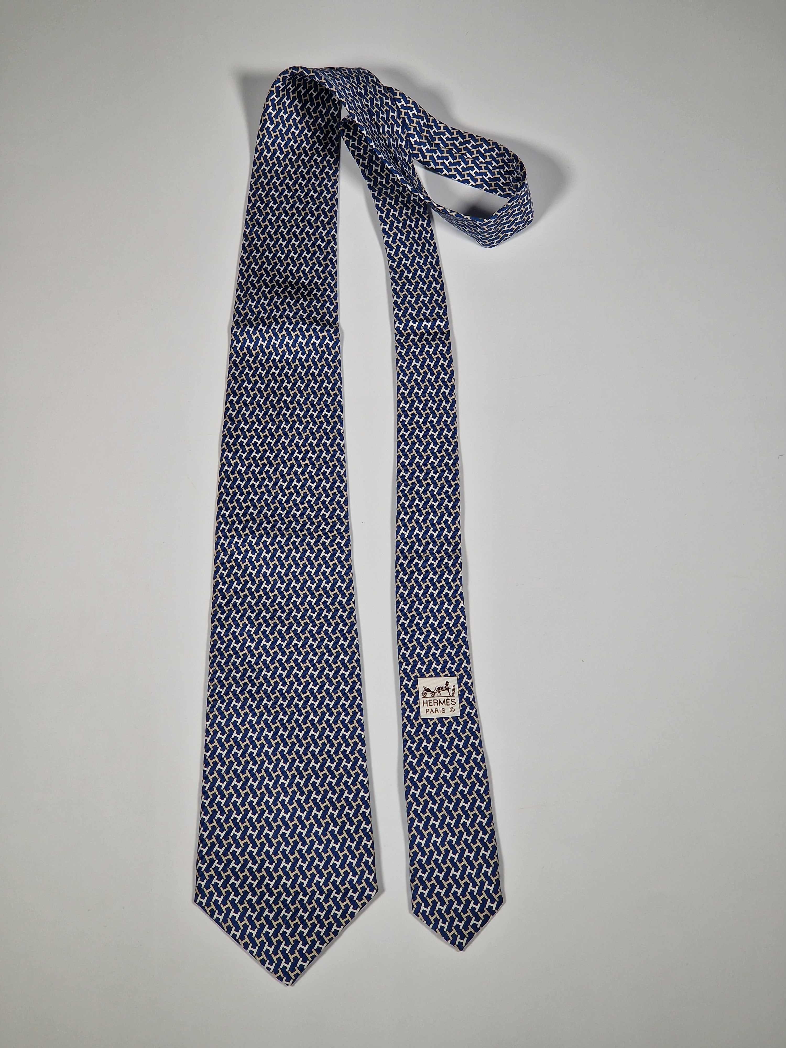 Hermès silk tie blue H pattern 5326 TA