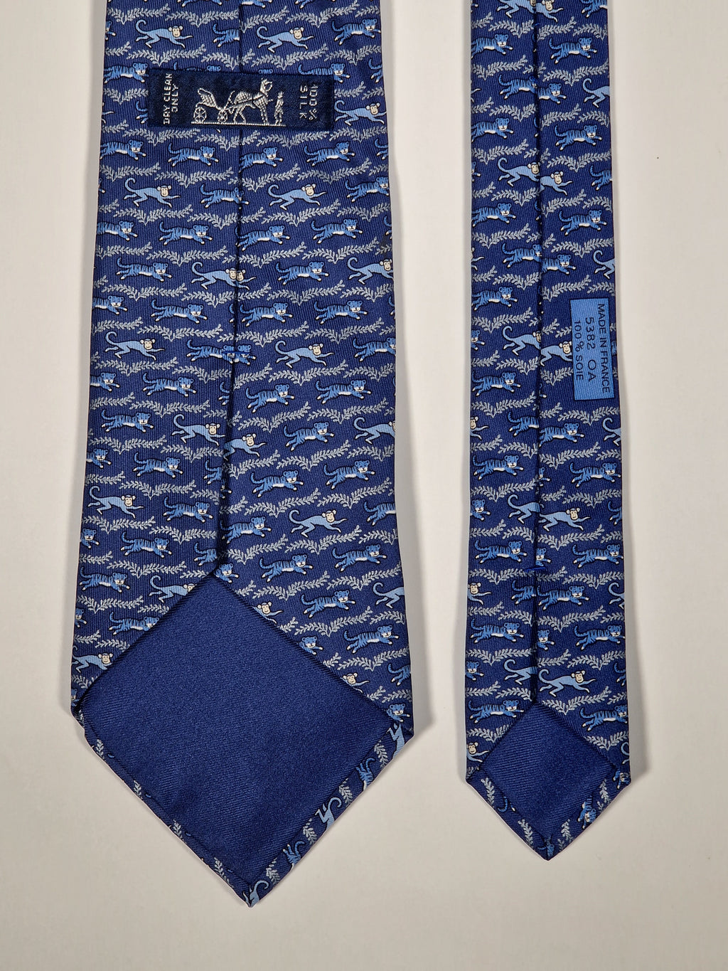 005382 Hermès tie blue tiger and monkey 5382 OA