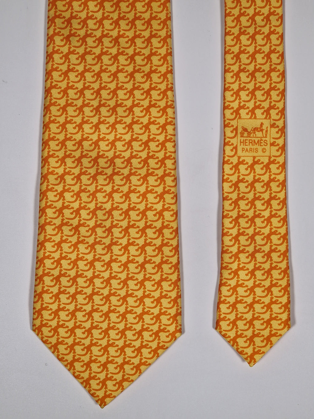 005389 Hermès tie orange Gekko pattern 5389 OA