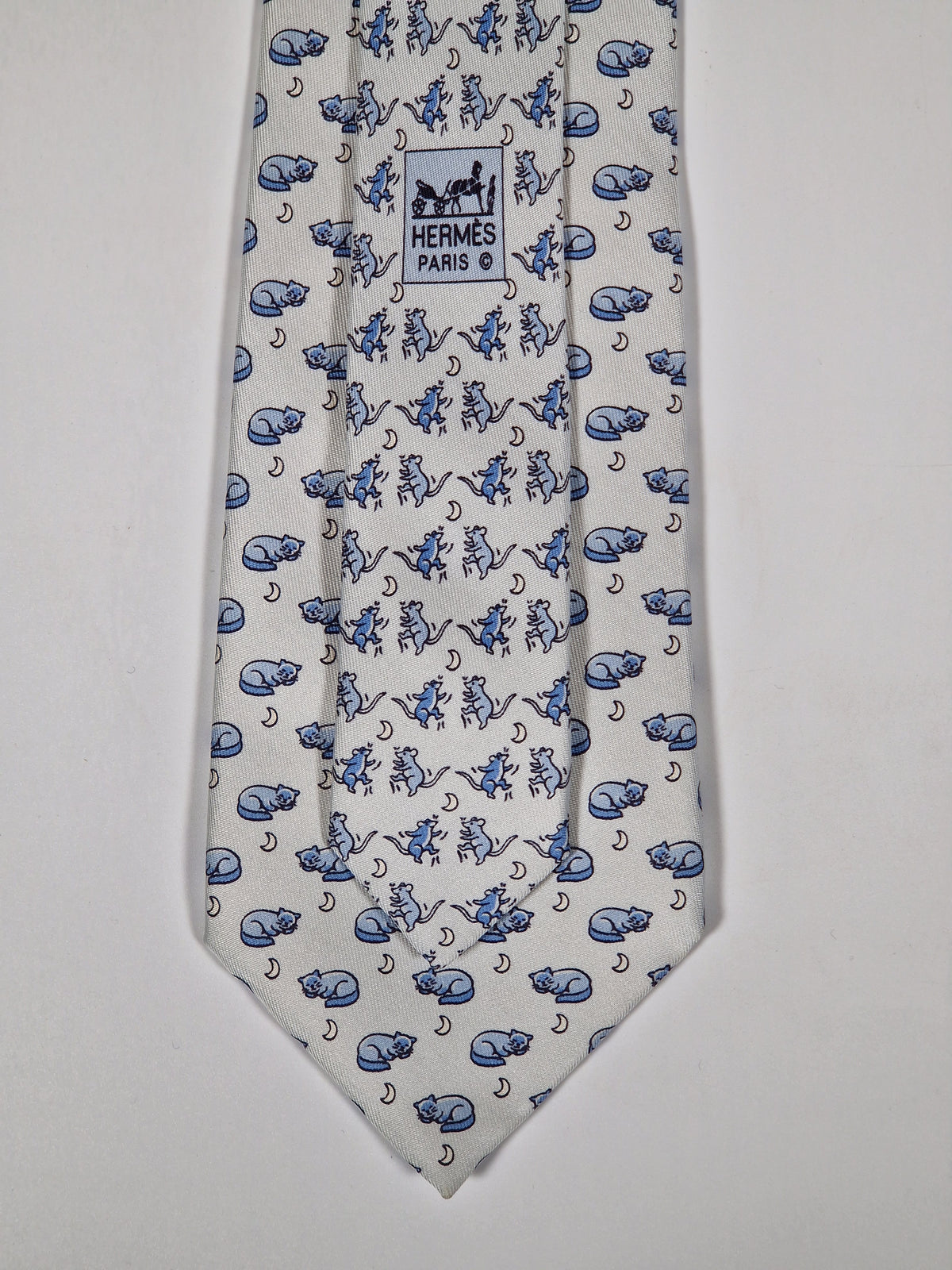 005415 Hermès tie blue whimsical cat and mouse pattern 5415 OA