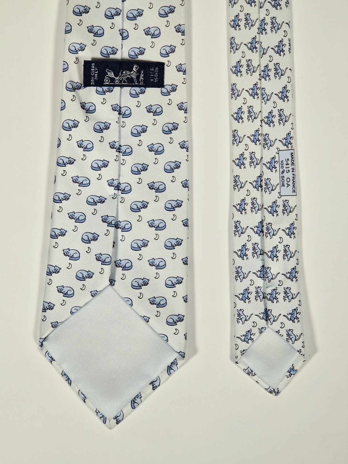 005415 Hermès tie blue whimsical cat and mouse pattern 5415 OA