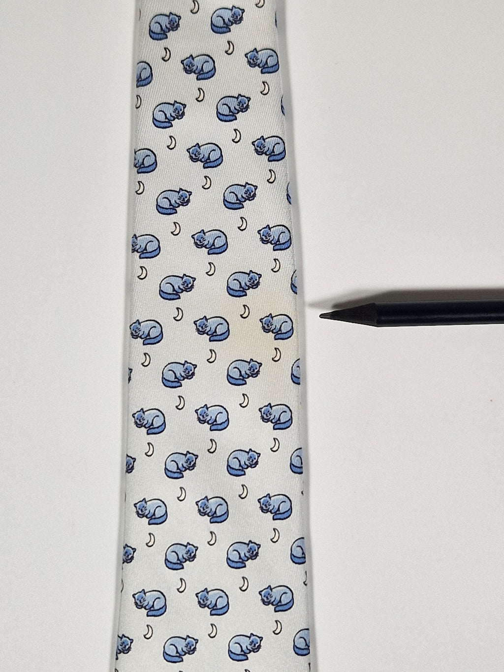 005415 Hermès tie blue whimsical cat and mouse pattern 5415 OA