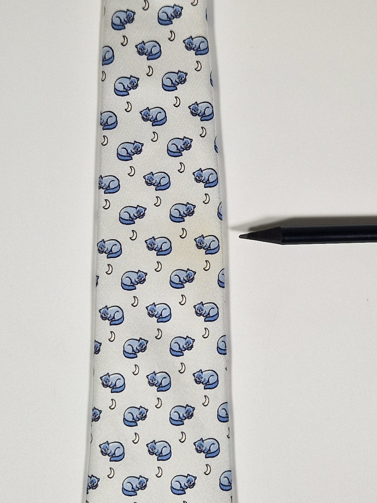 005415 Hermès tie blue whimsical cat and mouse pattern 5415 OA