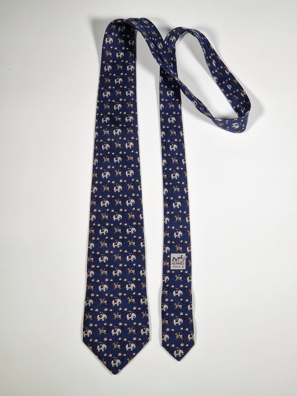 005416 Hermès tie blue whimsical jockeys on elephants 5416 OA