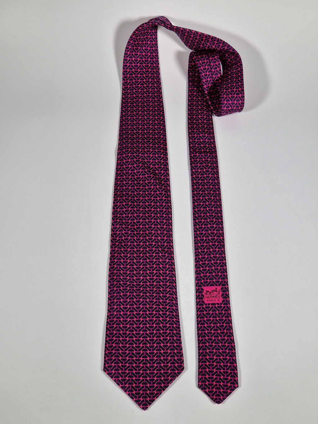 Hermés black and purple silk tie 5490 UA with box