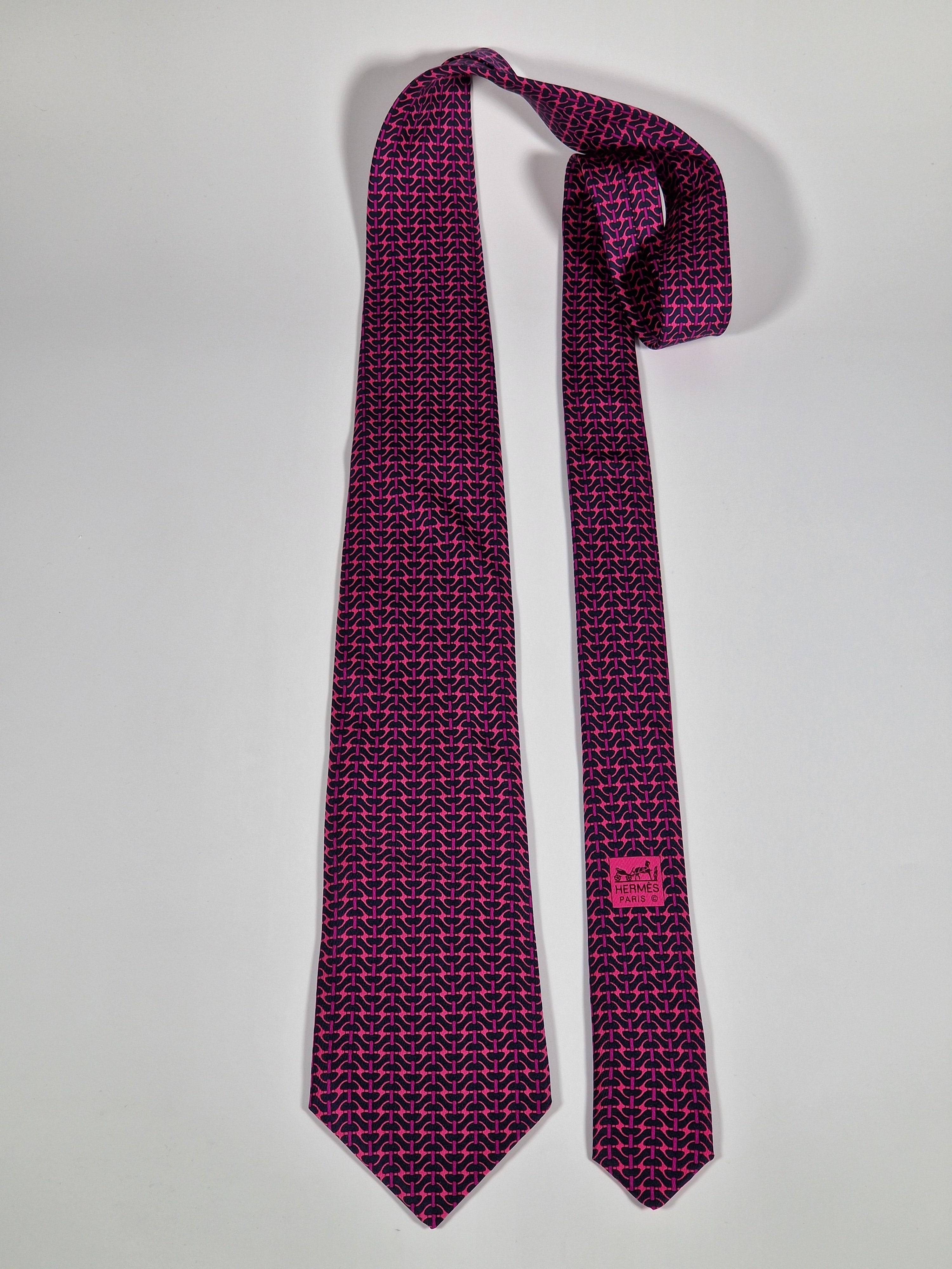 Hermés black and purple silk tie 5490 UA with box