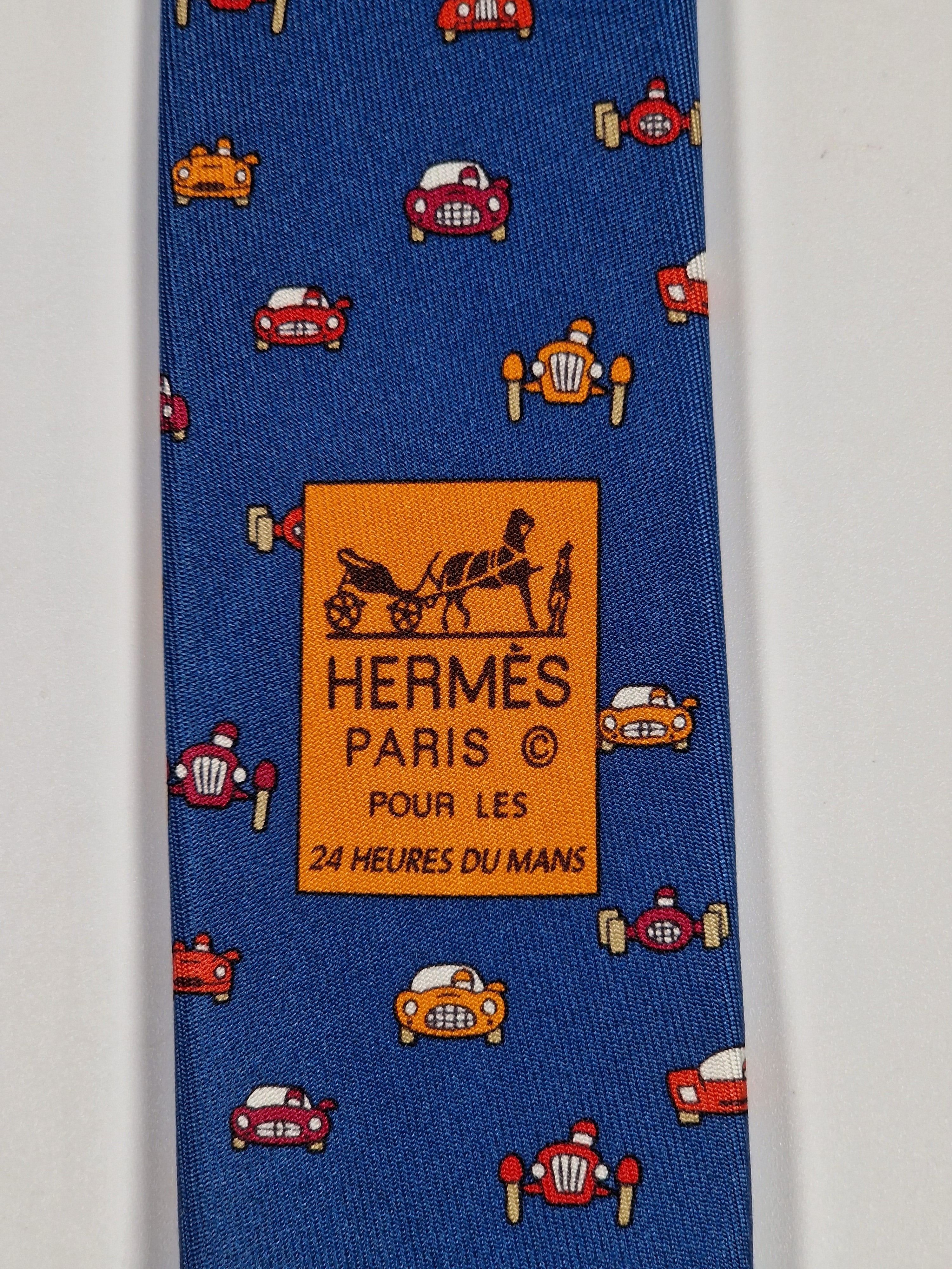 005495 Hermés 5495 UA "Le Mans" tie.